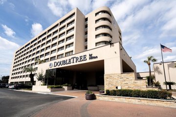 Doubletree by Hilton Houston Hobby Airport