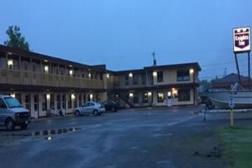 Hotel Front - Evening or Night