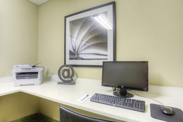 Business Center 22 of 23