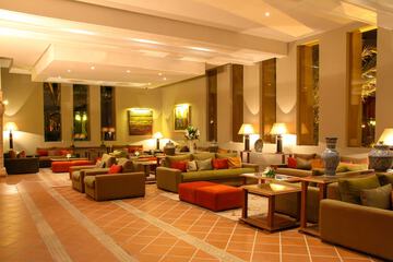 Lobby lounge