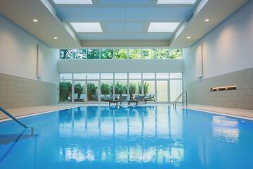 Exercise/lap pool