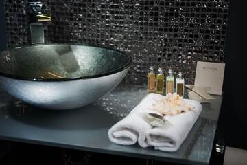 Bathroom sink