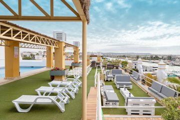 Rooftop pool