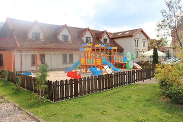 Children's play area - outdoor