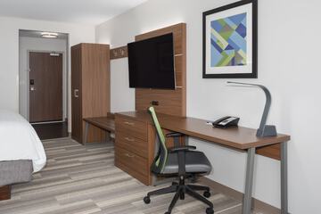 Room 37 of 74