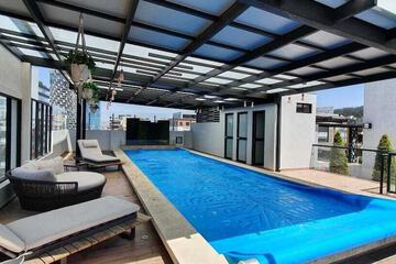 Rooftop pool
