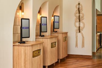 Check-in/check-out kiosk