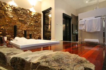 Jetted tub