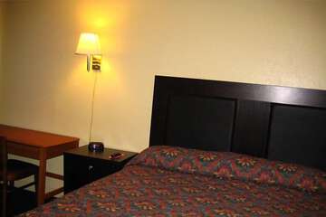 Room 9 of 16