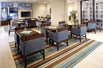 Hawthorn Suites by Wyndham Wheeling at the Highlands