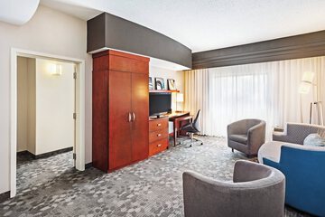 Room 13 of 33