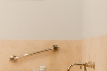 Deep soaking bathtub