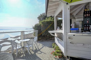 Beach bar