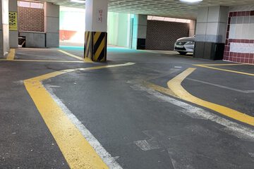 Wheelchair accessible van parking