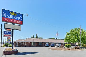Majestic Inn & Suites