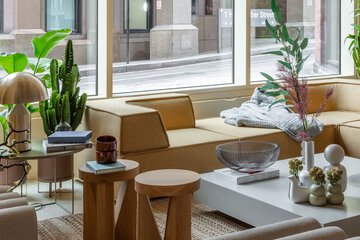 Lobby lounge