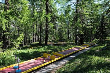 Mini-golf