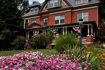 B. F. Hiestand House Bed & Breakfast