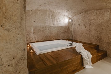 Jetted tub