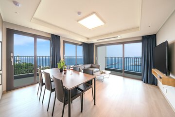 Beach/ocean view