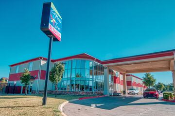 Express Inn & Suites