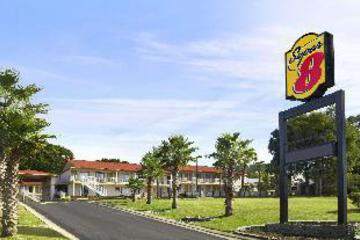 Super 8 by Wyndham Crestview