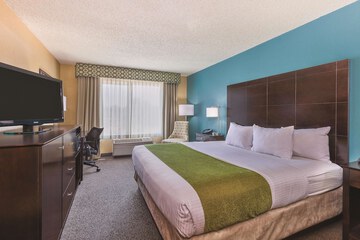 Room 33 of 42