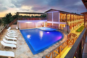 Indoor/outdoor pool
