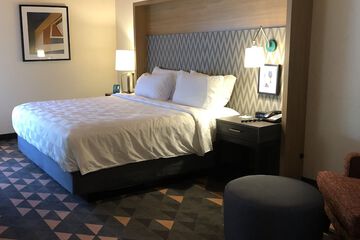 Room 17 of 28