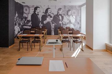 Meeting facility