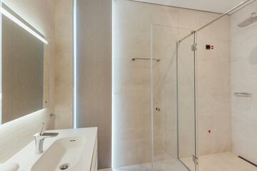 Bathroom shower