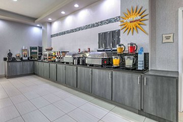 Breakfast/Coffee Service 27 of 34