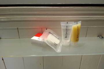 Bathroom amenities