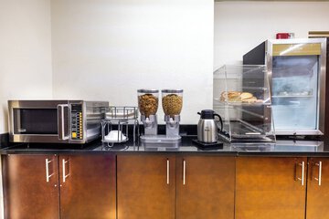 Breakfast/Coffee Service 58 of 72