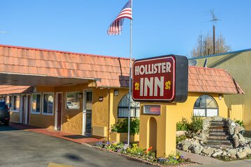 Hollister Inn