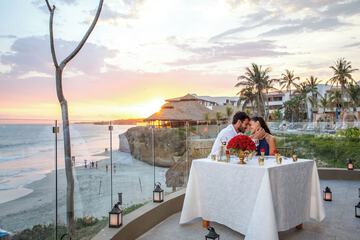 Couples dining