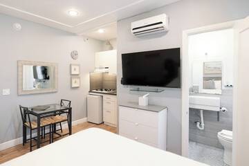 Room 114 of 151