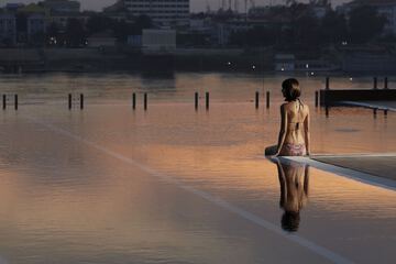 Infinity pool