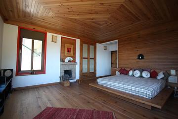 Photo 33
