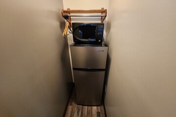 Mini-refrigerator