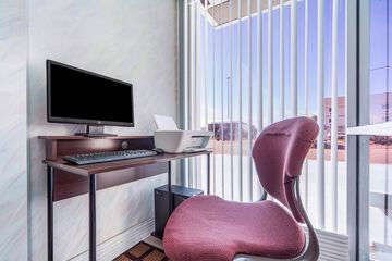 Business Center 15 of 15