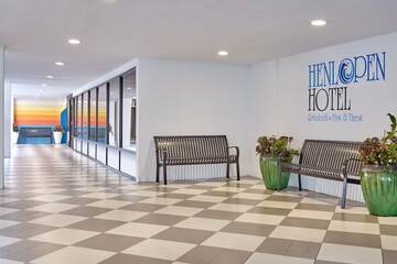 Hotel Interior 7 of 38