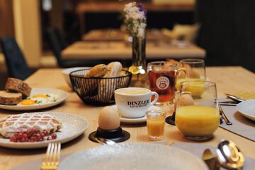Breakfast meal