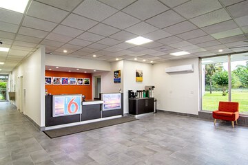 Check-in/check-out kiosk