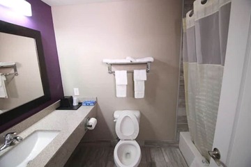 Room 32 of 52