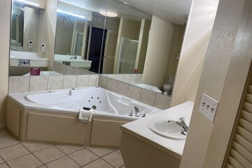 Jetted tub
