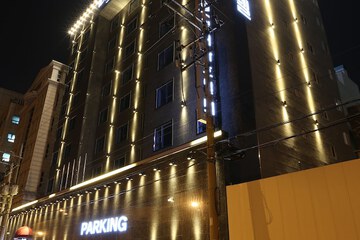 Front of property - evening/night