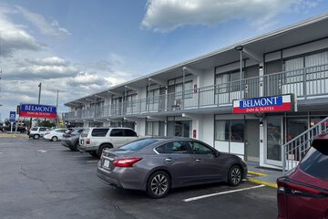 Belmont Inn & Suites