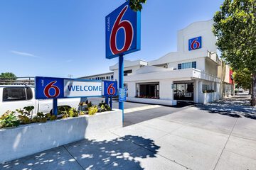 Motel 6 San Jose CA Convention Center