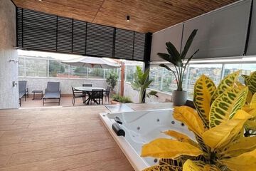 Private spa tub
